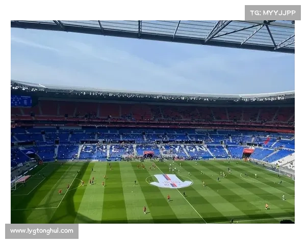 哈里凯恩以非凡天赋与坚毅意志谱写绿茵场无可替代的传奇篇章