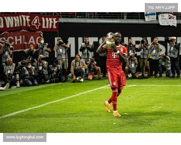 拜仁马内伤愈回归时间确定 最新动态及未来比赛展望